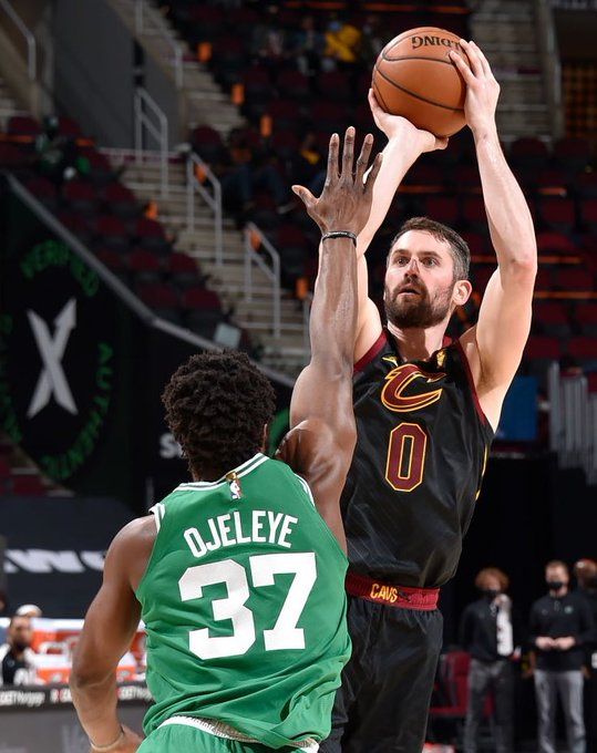 容傲视群雄 容傲视群雄