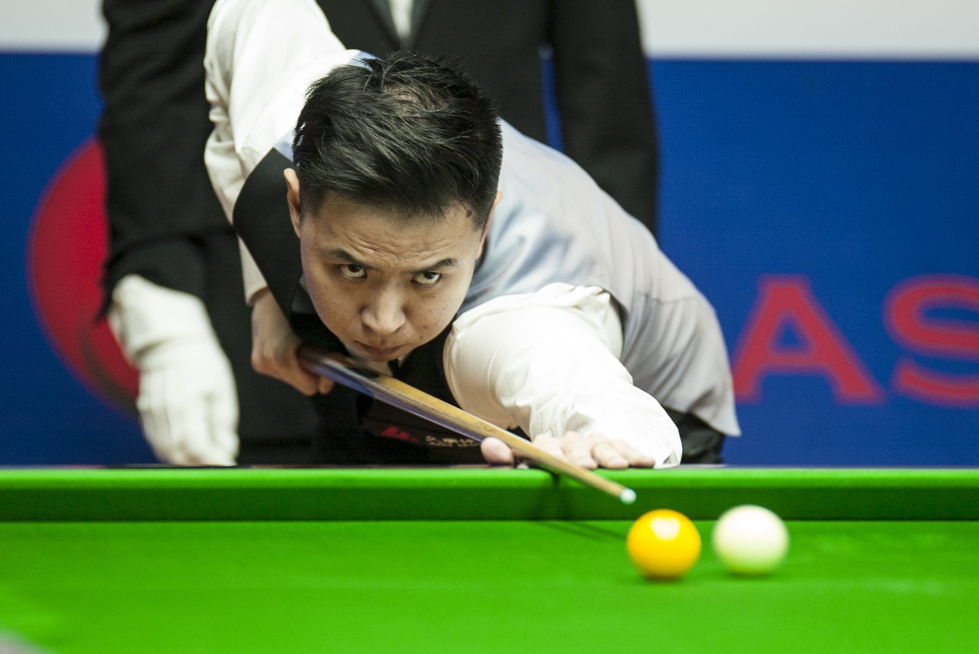 这要求他在 这要求他在