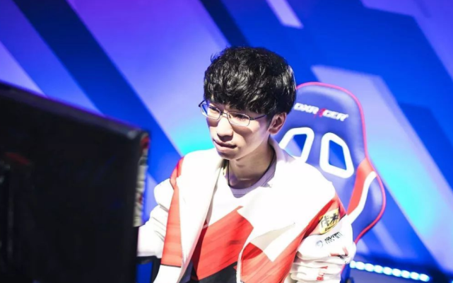 在场上是默 在场上是默